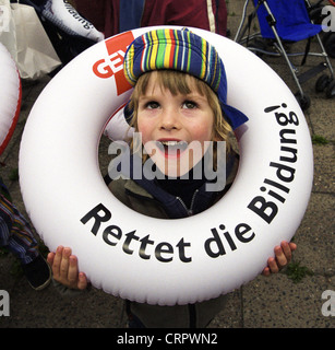 PRO-dimostrazione contro i tagli di istruzione Foto Stock