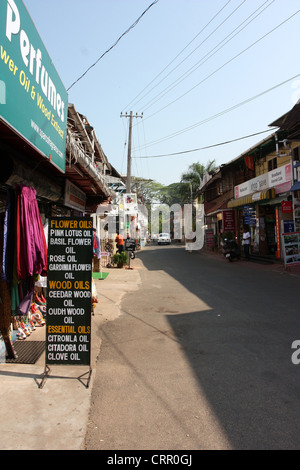 Negozio di profumo e Cochin Scene di strada Foto Stock