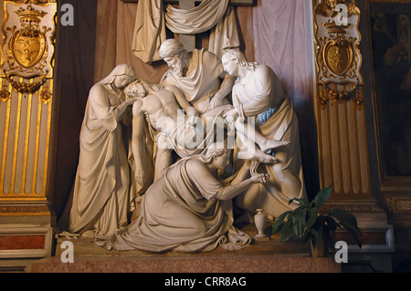 Europa Italia Lazio Lazio Roma Piazza di Spagna chiesa della Santa Trinità sul colle Statua della Deposizione della Croce Foto Stock