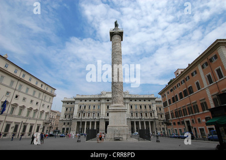Europa Italia Lazio Lazio Roma Piazza Colonna basso rilievo sulla colonna eretta in onore di Marco Aurelio Foto Stock