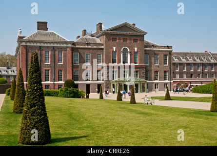 La nuova trasformazione dell'ingresso e i giardini di Kensington Palace. Foto Stock