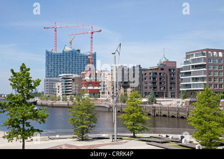 Elbe Philharmonic Hall, Am Kaiserkai, e Marco Polo terrazze (anteriore), la città portuale di Amburgo, Germania Foto Stock