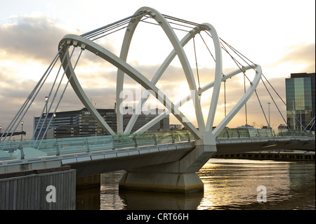 Ponte di gente di mare è la più recente attraversamento del fiume Yarra, collegando il Melbourne Convention Centre su Southwharf ai Docklands Foto Stock