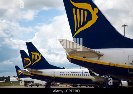 Ryanair Boeing 737-800 aerei di serie sul supporto Foto Stock