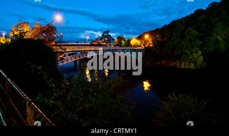 Kings Bridge Launceston è situato all'inizio della Cataract Gorge una popolare destinazione turistica nel nord della Tasmania. Foto Stock