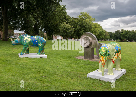 Arte animale chiamato Go Safari visualizzato intorno alla città di Northampton REGNO UNITO Foto Stock