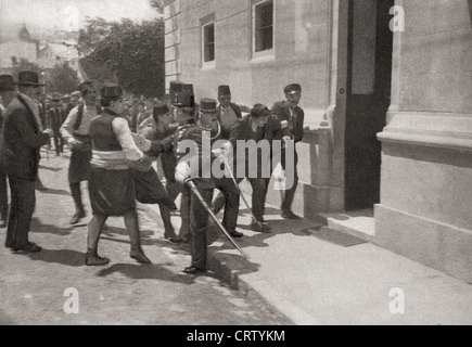 Arresto di polizia Gavrilo Princip dopo l'assassinio dell'arciduca Francesco Ferdinando di Austria e di sua moglie a Sarajevo 1914 Foto Stock