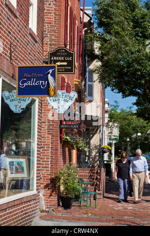 Negozi di Delaware Street, storica New Castle, Delaware Foto Stock