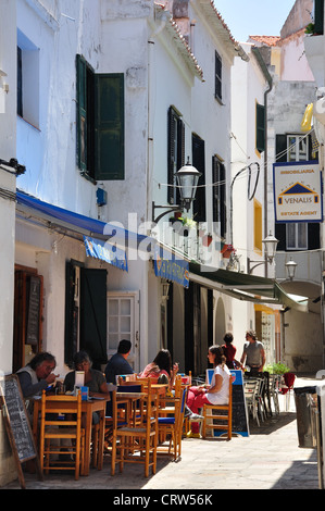 Street cafe, Carrer D'Alaior, Mahón Menorca, isole Baleari, Spagna Foto Stock