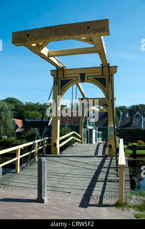 Open Air Museum con ponte olandese come quello di Amsterdam Foto Stock