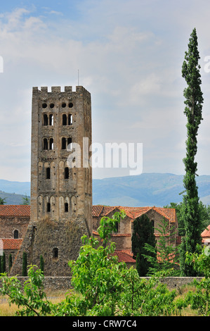 Il Saint-Michel-de-Cuxa abbey / Sant Miquel de Cuixà, una abbazia benedettina a Codalet, Pyrénées-Orientales, Pirenei, Francia Foto Stock