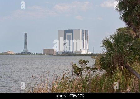 Il Centro Spaziale Kennedy sull'Isola Merritt Florida -- la visualizzazione del VAB edificio dal Apollo/Saturn V Center Foto Stock