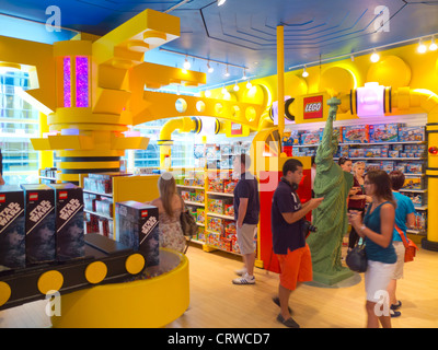 La FAO Schwarz toy store in Manhattan NYC Foto Stock