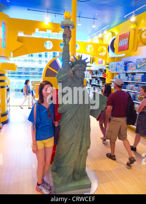 La FAO Schwarz toy store in Manhattan NYC Foto Stock