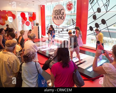 La FAO Schwarz toy store in Manhattan NYC Foto Stock