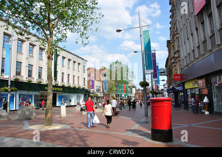 Area pedonale Broad Street, Reading, Berkshire, Inghilterra, Regno Unito Foto Stock