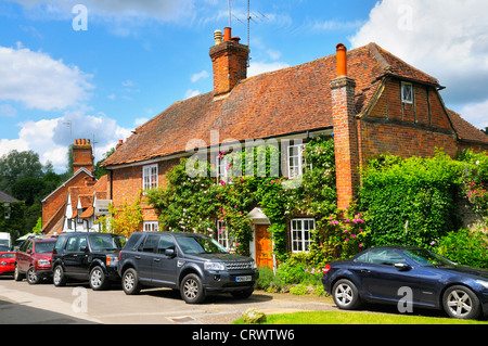 Cottage grazioso nel villaggio di Shere nel Surrey, Inghilterra, Regno Unito Foto Stock