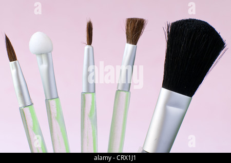 Make-up pennelli in studio di impostazione Foto Stock