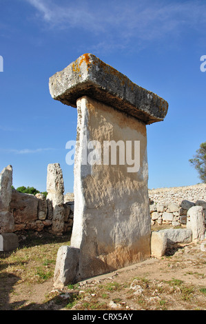 Una taula alla preistoria, sito archeologico di Trepucó, vicino a Mahon, Menorca, isole Baleari, Spagna Foto Stock