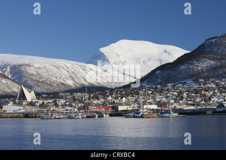 La Cattedrale Artica, luterana christian noto come Tromsdalen chiesa costruita 1965 architetto Jan Inge Hovig a Tromso, Norvegia Foto Stock