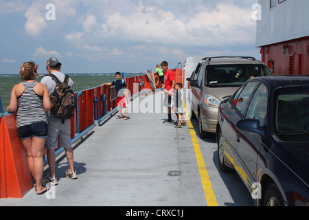 I turisti a bordo del Kelleys Island Ferry. Serve Marblehead, Ohio, e Kelleys Island, Ohio, Stati Uniti d'America. Sul Lago Erie. Foto Stock