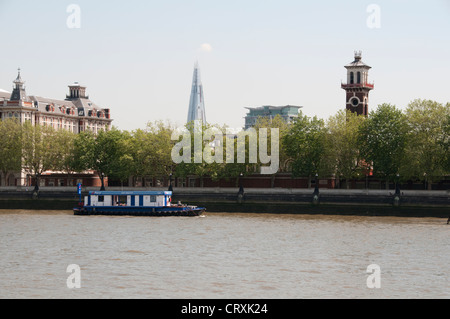 Il coccio (a cui si fa riferimento anche come Shard London Bridge e il London Bridge Tower o il frammento di vetro è un grattacielo a Londra Foto Stock