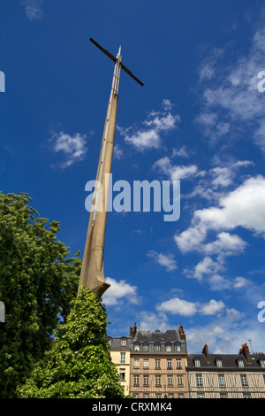 Croce a Le Bucher: il luogo dove la Giovanna d Arco fu bruciato sul rogo nel 1431, Rouen, Francia Foto Stock