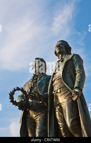 In Germania, in Turingia, Weimar, vista del monumento Goethe-Schiller Foto Stock