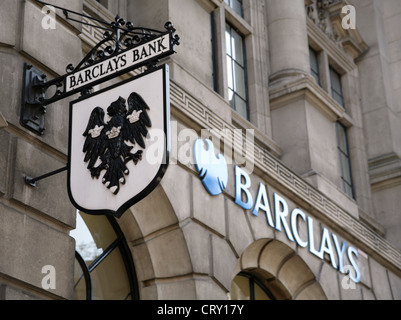 Barclays Bank segno con cresta e logo, 19 Fleet Street, Londra, Regno Unito Foto Stock