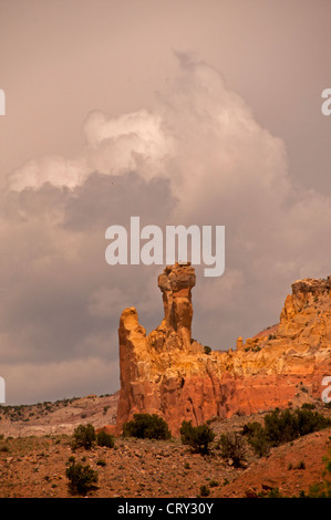 Chimney rock come si vede da Ghost Ranch Abiquiu, Nuovo Messico Foto Stock