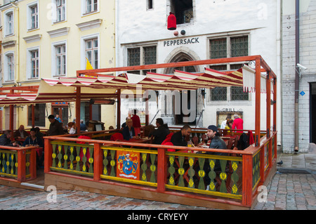 Peppersack tema medievale terrazza ristorante old town Tallinn Estonia Europa Foto Stock