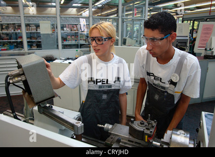 Opel fabbrica a Bochum, tirocinanti nel seminario di formazione Foto Stock