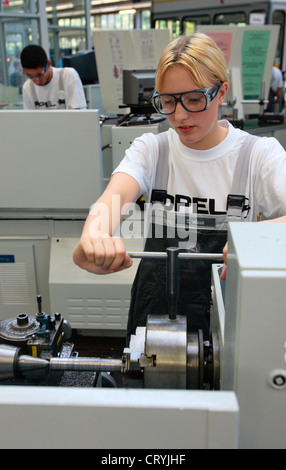 Opel fabbrica a Bochum, tirocinanti nel seminario di formazione Foto Stock