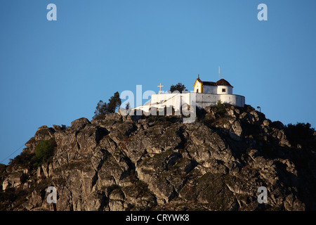 La Senhora da Penha cappella sulla cima di una collina vicino a Castelo de Vide nella regione di Alentejo, Portogallo. Foto Stock