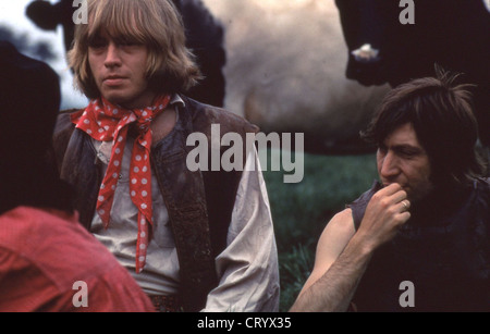 005631 - Brian Jones e Charlie Watts alla Beggars Banquet photo shoot a Sarum Chase, West Hampstead il 7 Luglio 1968 Foto Stock