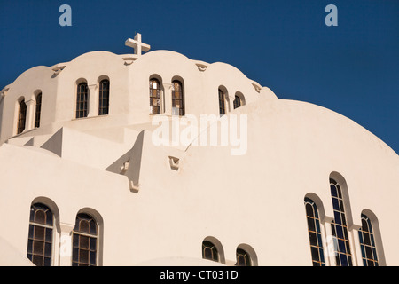 Cattedrale Ortodossa noto anche come Mitropolis, Fira, la capitale di Santorini, Grecia Foto Stock