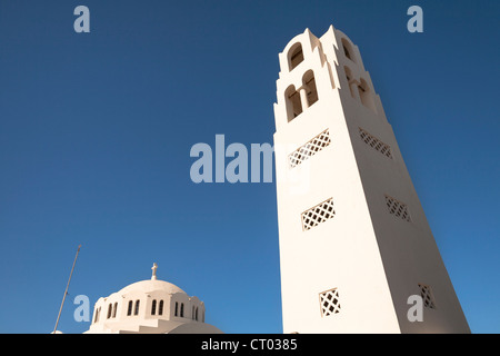 Cattedrale Ortodossa noto anche come Mitropolis, Fira, la capitale di Santorini, Grecia Foto Stock