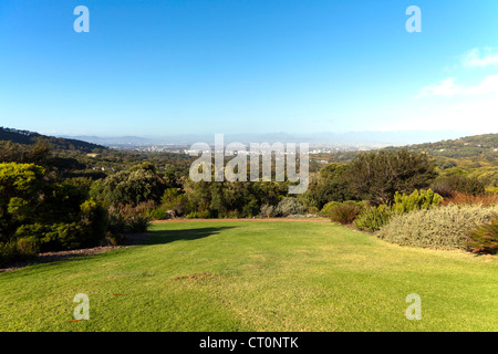 Vista sulla Città del Capo da Kirstenbosch National Botanical Garden, Cape Town, Sud Africa Foto Stock