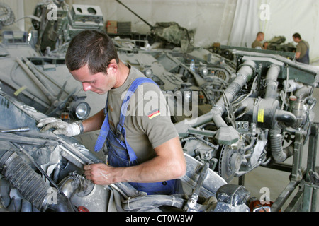 Il tedesco ISAF unità di riparazione, Camp Warehouse Foto Stock