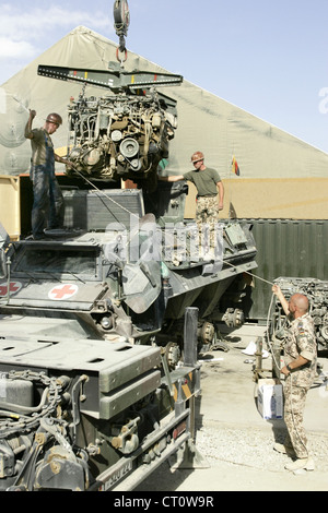 Il tedesco ISAF unità di riparazione, Camp Warehouse Foto Stock