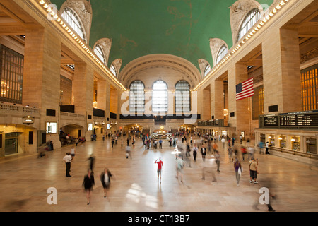 Interno dell'atrio principale al Grand Central Terminal (aka Grand Central Station) al quarantaduesimo & Park Avenue nel centro di Manhattan. Foto Stock