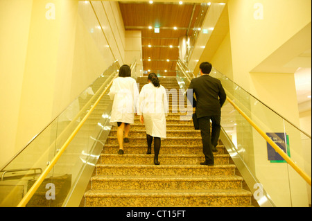 Il personale passaggi di arrampicata a Samsung Medical Center Foto Stock