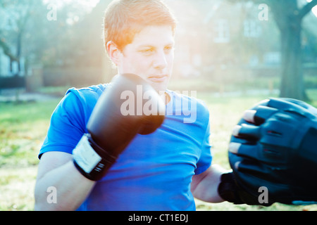 Formazione Boxer con pullman all'aperto Foto Stock