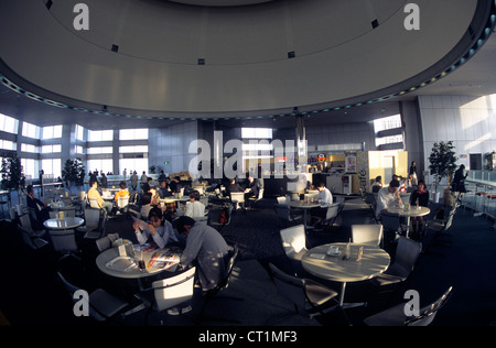 Giappone, Tokyo, il Tokyo Metropolitan Government Office edifici, il cafe/ristorante sulla libera Observation Deck, quarantacinquesimo piano. Foto Stock