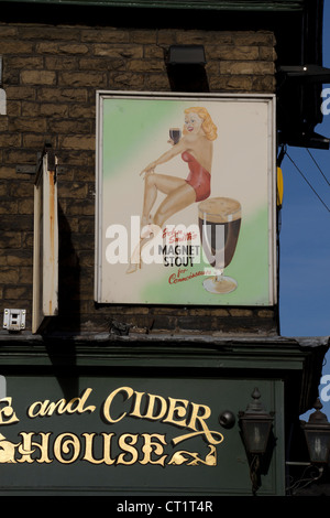 Fanny's Ale e casa del sidro, Saltaire. Foto Stock