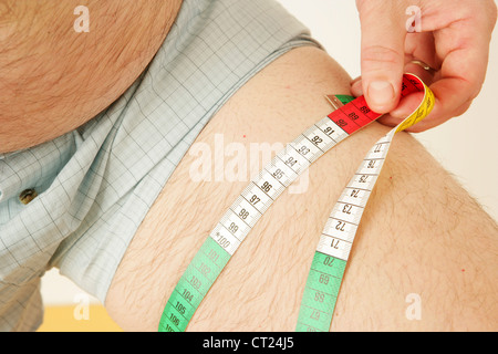 Uomo di circonferenza coscia Foto Stock