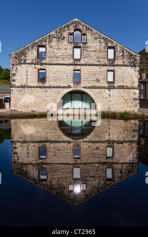 Gauxholme Wharf, in Rochdale Canal vicino Todmorden. Foto Stock