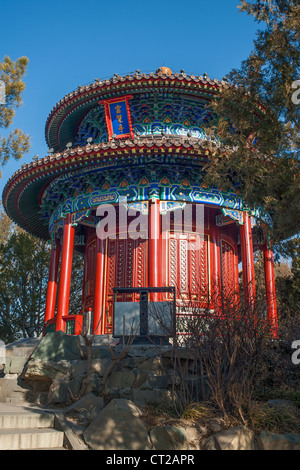 Il padiglione nel Parco Jingshan, lato nord della Città Proibita di Pechino Foto Stock