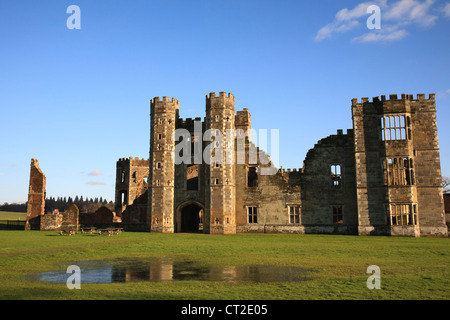 Cowdray rovine a Midhurst, Inghilterra Foto Stock