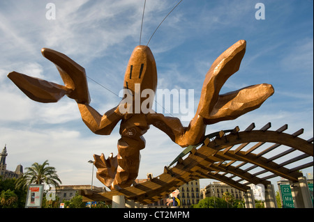 La gamba o Gambrinus da Javier Mariscal in Moll de la Fusta zona di Barcellona Foto Stock